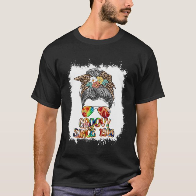 Retro Groovy Since 1981 Messy Bun Hip Retro 60s 70 T-Shirt (Vorderseite)