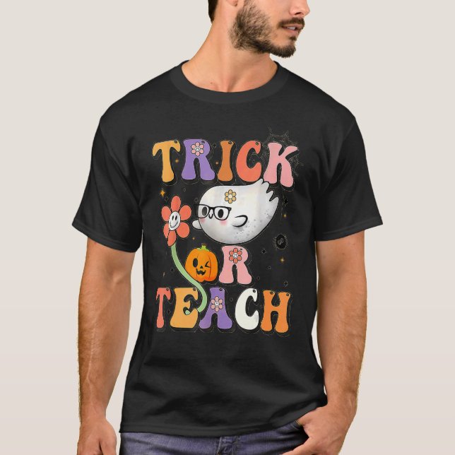 Retro Groovy Trick oder Lehrer Halloween-Kosten T-Shirt (Vorderseite)