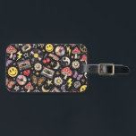 Retro Grunge Sunshine Bliss Gepäckanhänger<br><div class="desc">A bold fusion of 90s street style and retro optimism. This design features a classic happy, face centered within a radiant sun, flower silhouette. The artwork utilizes heavy grunge, design elements, including distressed textures, faded color palettes, and rough edges to create a weathered, vintage look that balances positivity with an...</div>