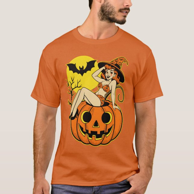 Retro Halloween Pinup Hexe on Pumpkin T-Shirt (Vorderseite)