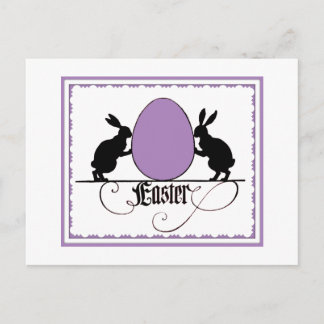 Retro-Hasen und Silhouette eines lila Ostereis Postkarte