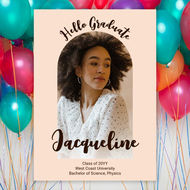 Retro Hello Graduate 2025 Peach Script Arch Foto Einladung (Von Creator hochgeladen)