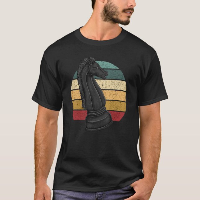 Retro Horse Rook Chess Player Coach Graphic T-Shirt (Vorderseite)