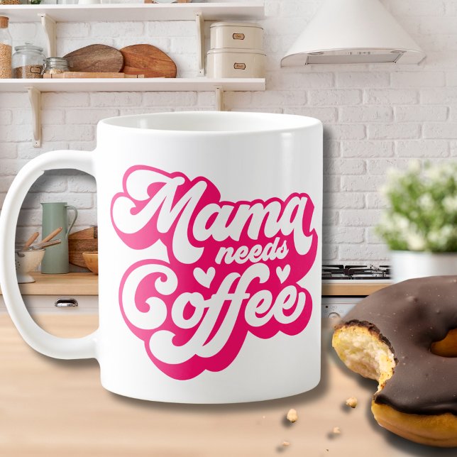 Retro Hot Pink Mama braucht Kaffee Müde Mama Kaffeetasse (Von Creator hochgeladen)