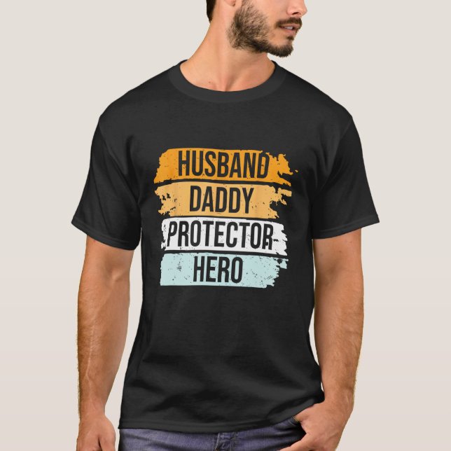 Retro Husband Daddy Protector Hero Father s Day Fo T-Shirt (Vorderseite)
