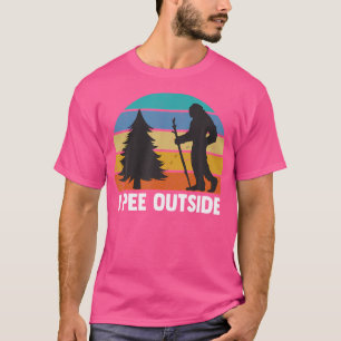 Retro I Piss Outside Bigfoot Camping Wandern T-Shirt