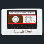 Retro Indie Mixtape Wedding Red, Black & White Magnet<br><div class="desc">Eine trendige Boombox aus dem 80er,  romantische,  miteinander verbundene Kopfhörer und farbenfrohe Retro-Kassetten sind die Stars dieser lustigen und einzigartigen Hochzeitssuite.</div>