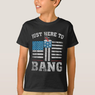 Retro ist hier, um den 4. Juli Amerikanische Flagg T-Shirt