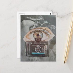 Retro-Kamera-Augenball und Schlange surreale Colla Postkarte