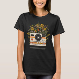 Retro-Kamera Fokus auf das Gute T-Shirt