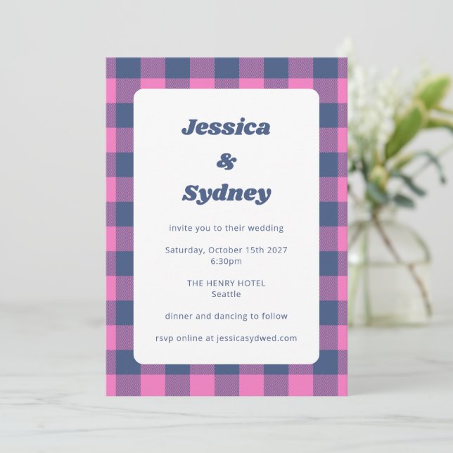 Retro Kariert Checkered Lila und Navy Blue Wedding Einladung (Stehend Vorderseite)