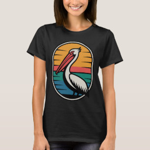 Retro-Küsten-Pelikan-Sonnenuntergang T-Shirt