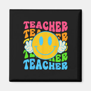 Retro-Lehrer mit glücklichem Lächeln - Grundschule Magnet