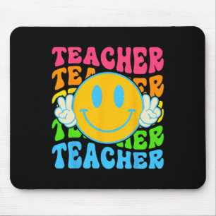 Retro-Lehrer mit glücklichem Lächeln - Grundschule Mousepad