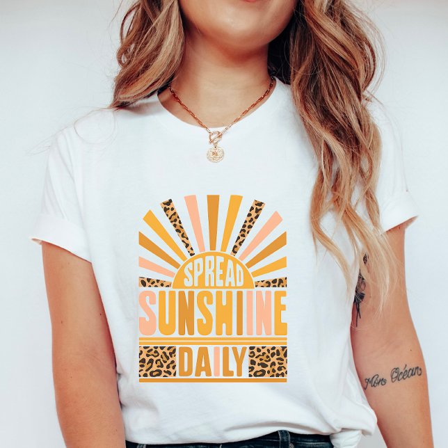 Retro Leopard Sunburst; Verbreite täglich Sonnensc T-Shirt (Von Creator hochgeladen)