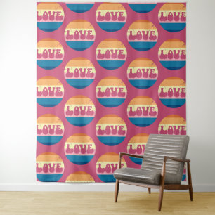 Retro-Liebe-Typografie auf Vintage-Sonnenuntergang Wandteppich
