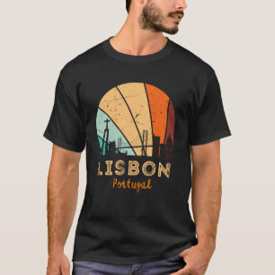 Retro Lissabon Sunset Skyline Landschaft Lissabon  T-Shirt