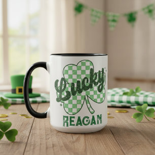 Retro Lucky Kleeblatt St Patrick's Day Monogram Tasse