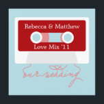 Retro Mixtape Wedding Einladung<br><div class="desc">Schöne Einladungen für Hochzeiten mit einem Retro-Kassettenband.</div>