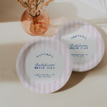 Retro Moderne Vintage Marine & Pink Bachelorette Pappteller<br><div class="desc">Diese Teller vereinen mühelos Vintagen Charme mit einer modernen Drehung. Diese Teller wurden sowohl für Praxisnähe als auch für Ästhetik entworfen und fügen Ihrem Junggeselinnen-Abschied ein spielerisches und lebendiges Element hinzu. Ideal,  um Snacks oder Desserts zu servieren,  bringen sie eine Touch zeitlosen Flairs zu Ihrer Feier.</div>