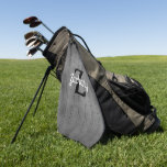 Retro Monogram Grau Vintag Pinstripes Golfhandtuch<br><div class="desc">Dieses Design zeichnet sich durch ein Vintages Schwarz-Nadelstreifen-Muster auf einem kohlegrauen Hintergrund aus. Personalisieren Sie es mit Ihrem Monogramm Initial in schwarz und Ihren Namen in weißen Retro-Skript.</div>