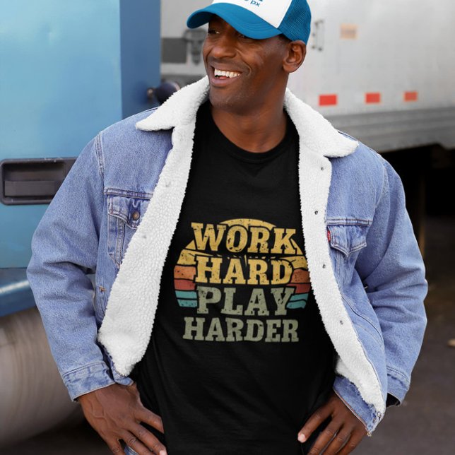 Retro-Motivation - Funny Work Geschmackvoll T-Shirt (Von Creator hochgeladen)