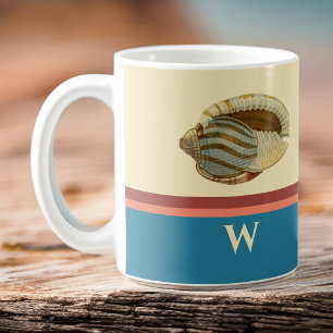 Retro-Muschel am Strand mit Monogramm-Initial Kaffeetasse