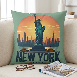 Retro New York City Skyline mit Freiheitsstatue Kissen