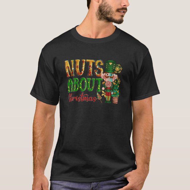 Retro Nüsse über Weihnachten Funny Nutcrackers Mat T-Shirt (Vorderseite)