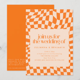 Retro Orange Abstract Check Wedding QR Code RSVP Einladung