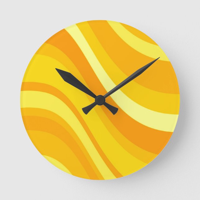 Retro Orange and Yellow Wall Clock Runde Wanduhr (Vorderseite)