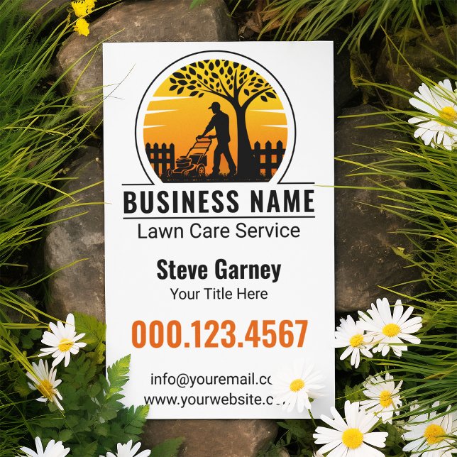 Retro Orange Sunset Gardener Rasenpflege Service Flyer (Von Creator hochgeladen)