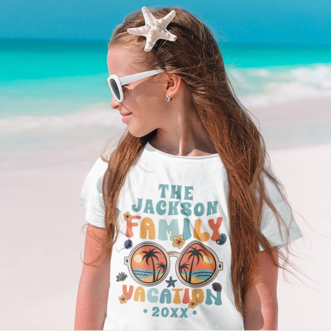Retro Palmen Sonnenbrille Groovy Familienurlaub T-Shirt (Von Creator hochgeladen)