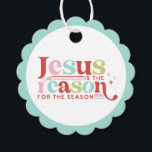 Retro Pastel Christmas | Jesus ist der Grund Geschenkanhänger<br><div class="desc">Dieses spielerische Tag zeigt das Sprichwort "jesus ist der Grund für die Saison" mit abwechselnden Farben und funkelnden Akzenten. Die Farben sind rosa,  rot,  grün und hellblau.</div>