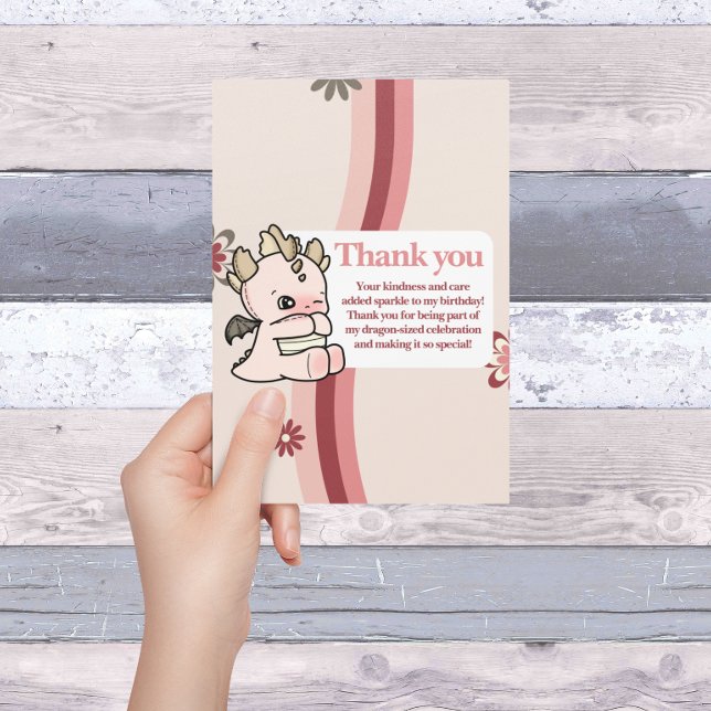 Retro Pastel Pink Niedlich Baby Dragon Dankeskarte (Von Creator hochgeladen)