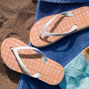 Retro pastellfarbene, orange und rosa Rastermuster Flip Flops