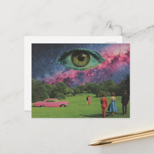 Retro People and Pink Car with Eye in Sky Surreal Postkarte (Vorderseite/Rückseite Beispiel)