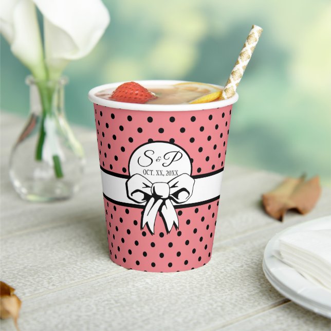 Retro Pink Black Polka Dot White Bow Personalisier Pappbecher (In Situ)