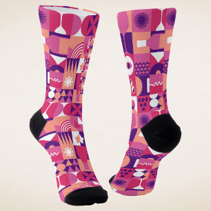 Retro Pink Lila Weinglas Bauhaus Muster Socken