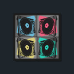 Retro Pop Art Turntable Leinwanddruck<br><div class="desc">Es gab einen Tag, an dem Vinyl-Alben die einzige Möglichkeit waren, Ihre Musik zu hören, eine Seite nach der anderen. Die Turntable und Vinyl-Platten machen heutzutage einen Aufschwung. Vier Quadrate in hellen bis mittelgrauen Farbtönen bilden den Hintergrund für das Design der Retro Pop Art Turntable. Auf jedem Quadrat gibt es...</div>