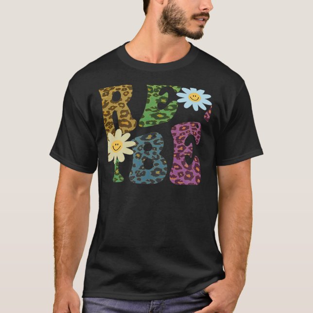 Retro PRE K VIBES Teacher Peace Love PreK Pink T-Shirt (Vorderseite)