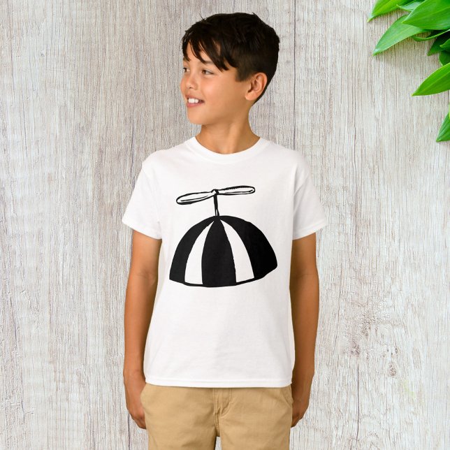 Retro Propeller Beanie Whimsical Schwarz und Weiß T-Shirt (Von Creator hochgeladen)
