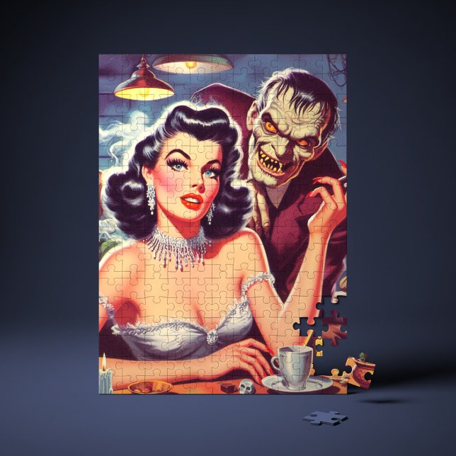 Retro-Pulp-Pinup und Monster (Von Creator hochgeladen)