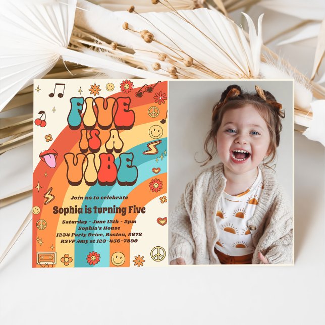 Retro Rainbow Five ist ein Vibe Groovy 5. Geburtst Einladung (Von Creator hochgeladen)