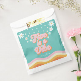 Retro Rainbow FIVE ist ein Vibe Groovy 5. Geburtst Geschenktütchen