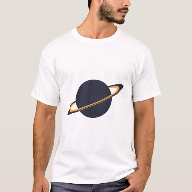 Retro-Raketenraumschiff umkreist dunklen Planeten  T-Shirt (Vorderseite)