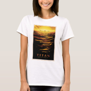 Retro-Raumposter – Saturns größter Mond, Titan. T-Shirt