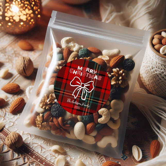 Retro Red Plaid Whimsical Christmas  Runder Aufkleber (Von Creator hochgeladen)