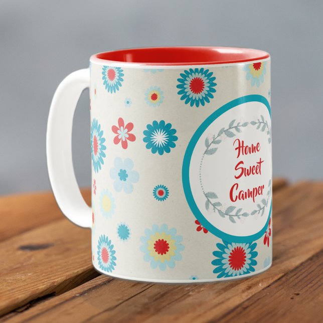 Retro Red und Aquamarin Camper Zweifarbige Tasse (Von Creator hochgeladen)