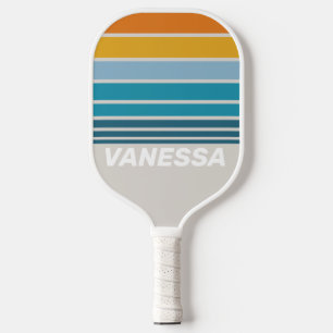 Retro-Regenbogen-Horizont-Streifen mit Namen Pickleball Schläger